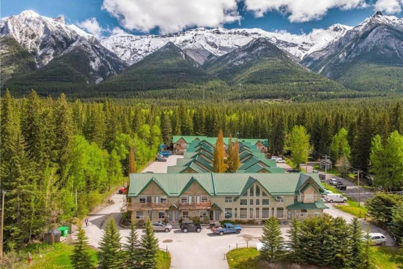 Banff Wood Lodge Канмор Экстерьер фото