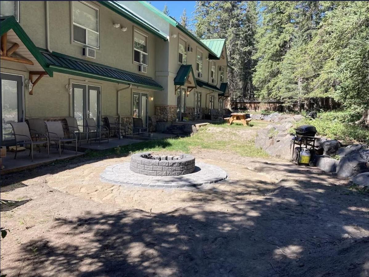 Banff Wood Lodge Канмор Экстерьер фото