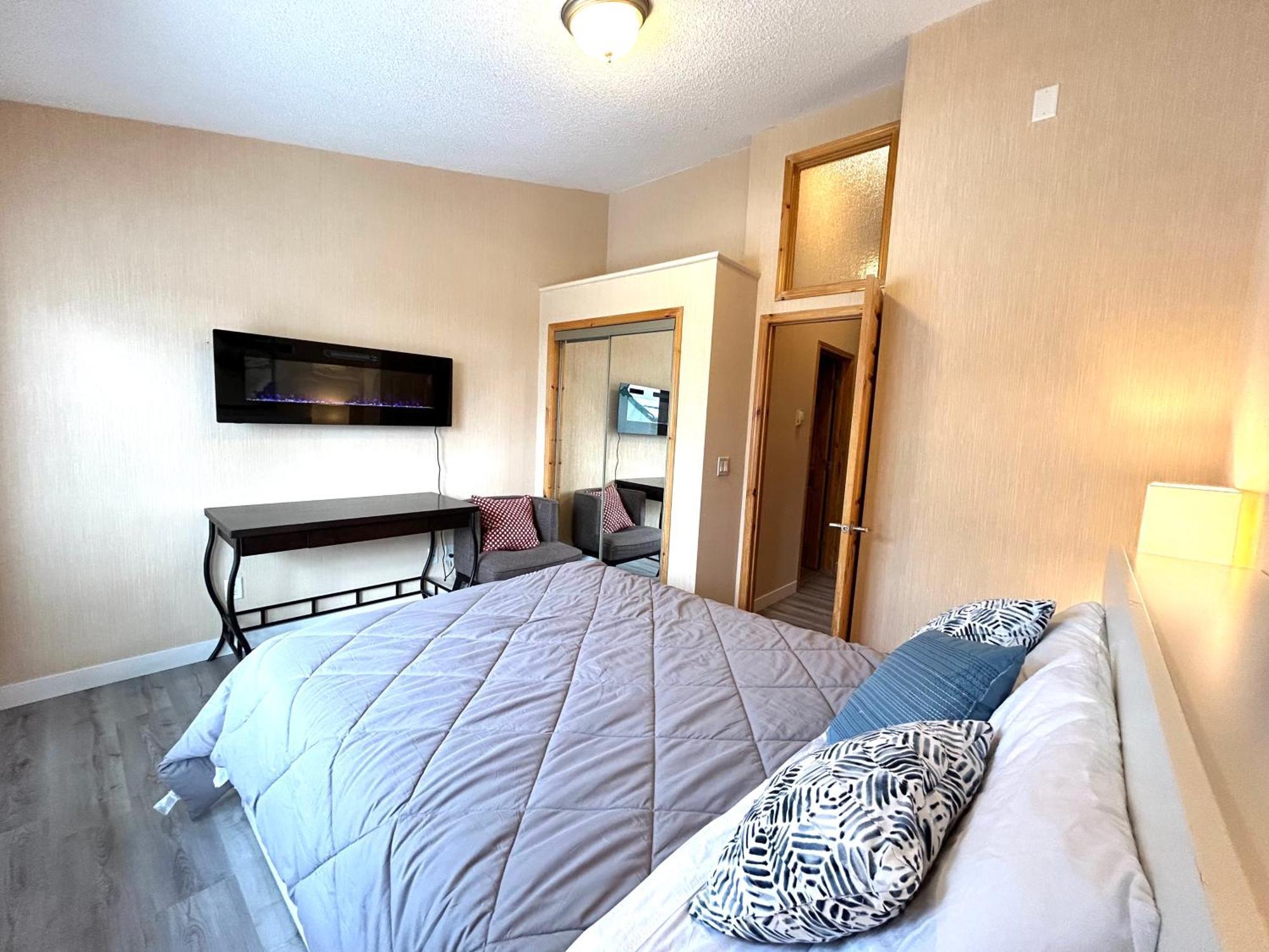 Banff Wood Lodge Канмор Экстерьер фото