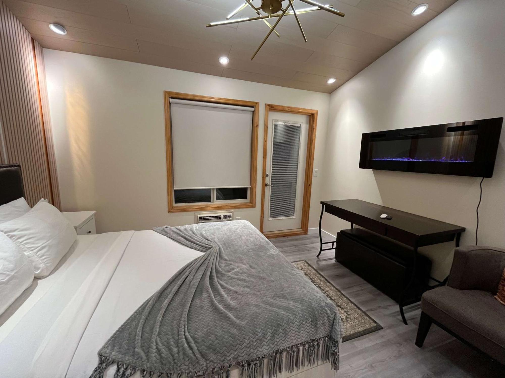 Banff Wood Lodge Канмор Экстерьер фото