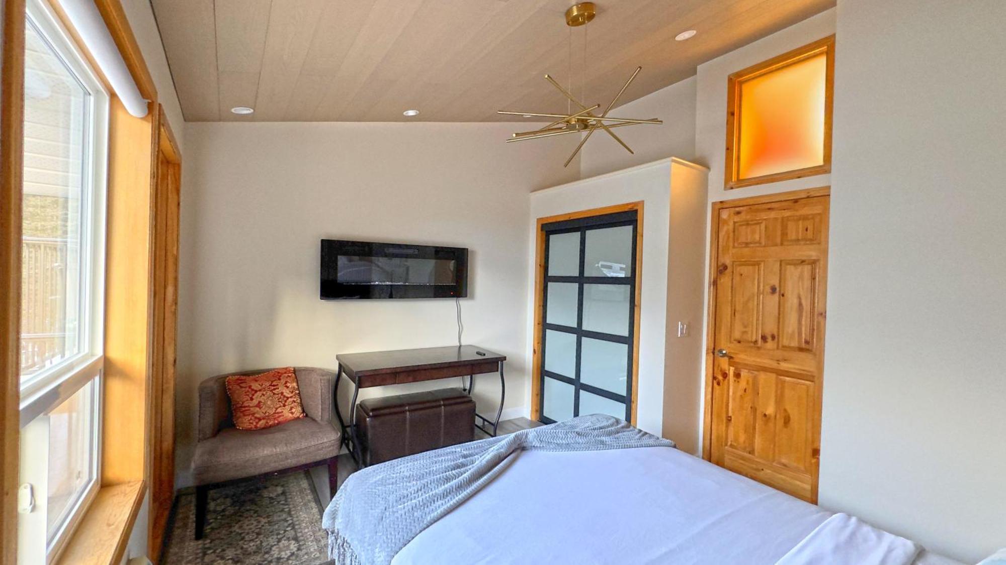 Banff Wood Lodge Канмор Экстерьер фото